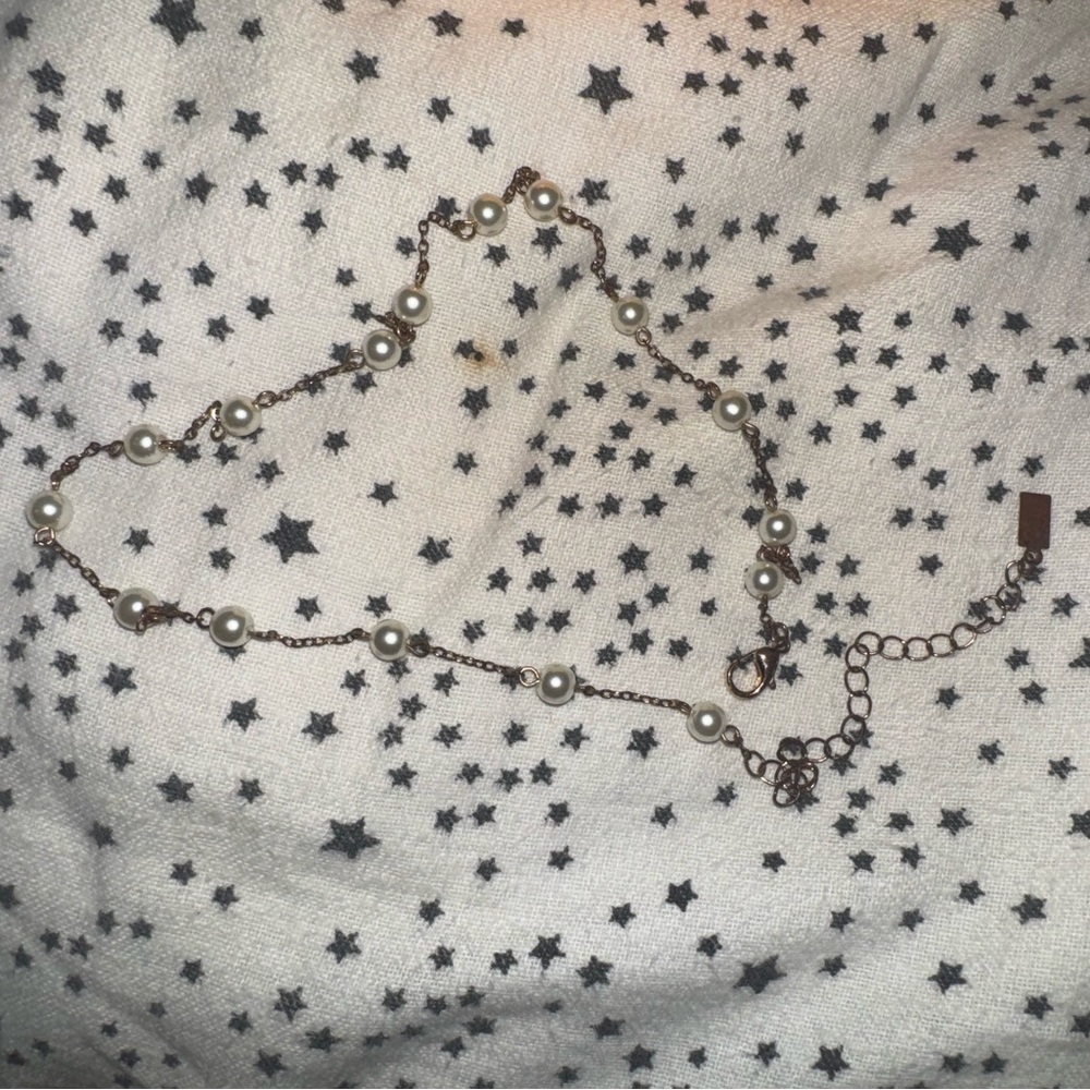 Pearl and chain bracelet